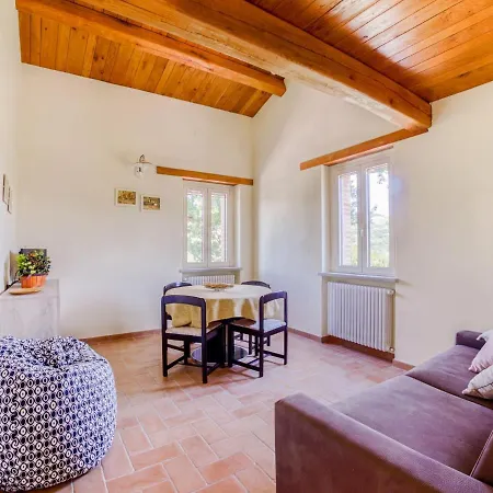 Дом отдыха Secluded In Pennabili With Whirlpool Пеннабилли